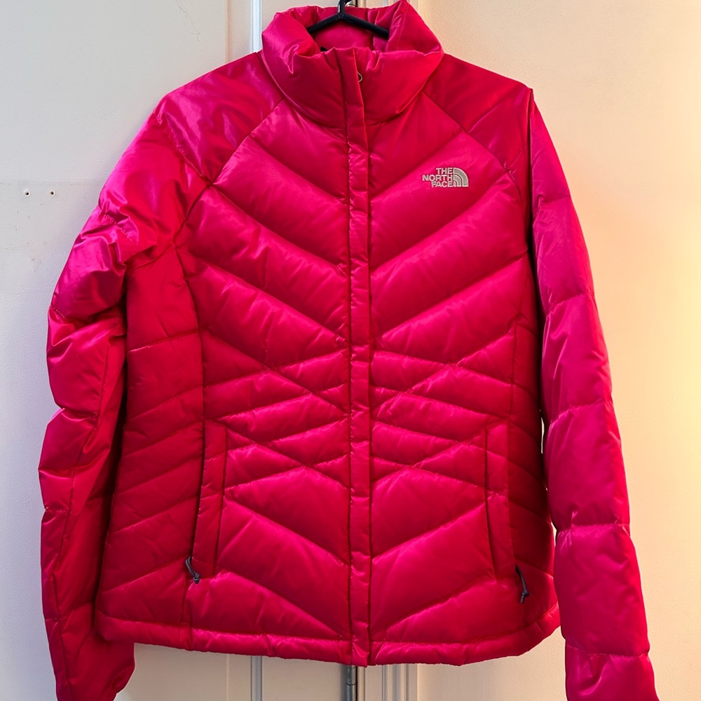 The North Face Women's Fuchsia Puffer Jacket 550